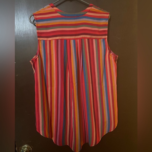 EUC Torrid sleeveless button up top multicolored stripes size 1 - Picture 2 of 5
